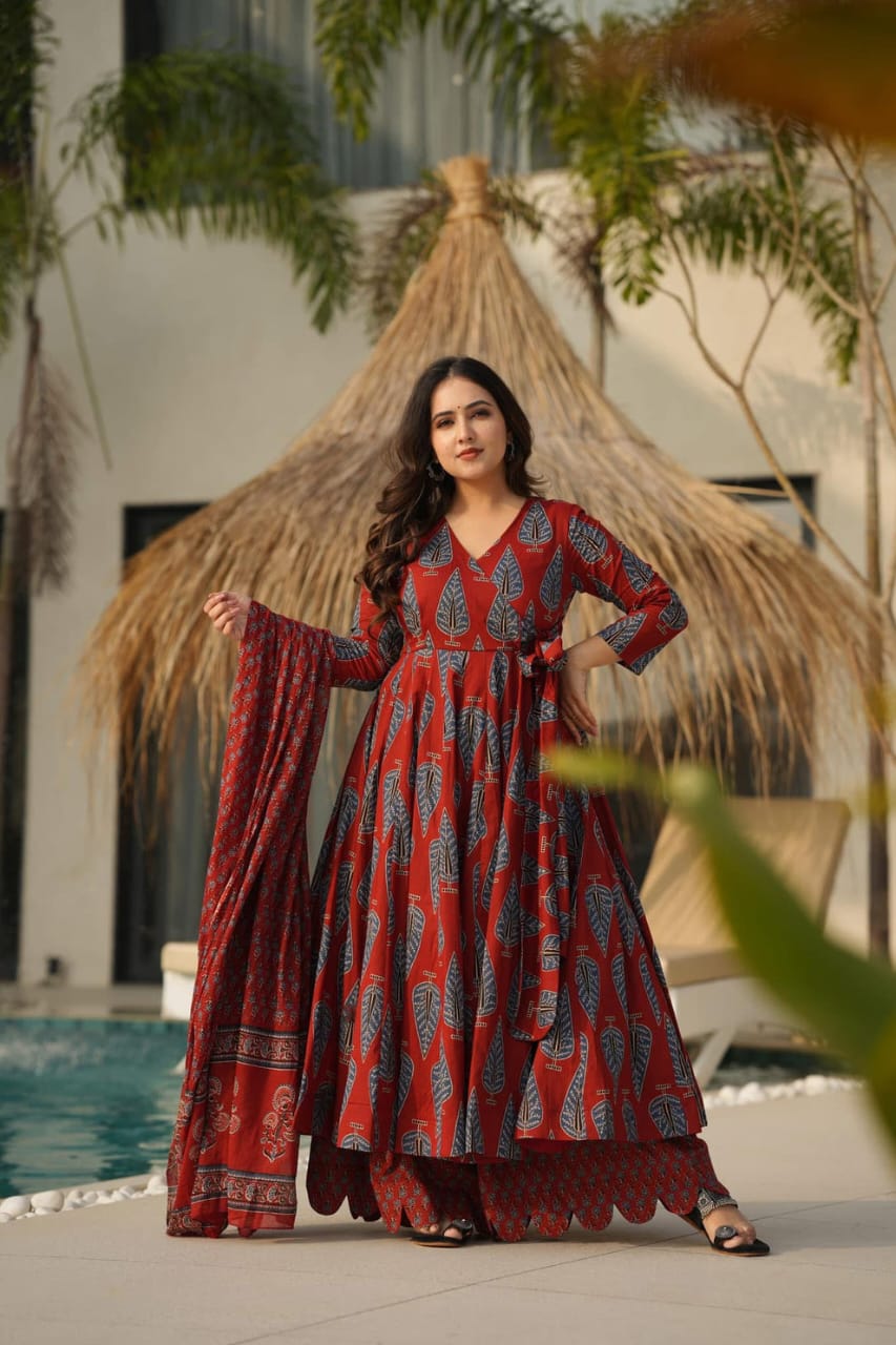 Graceful Maroon Ethnic Set With Blue Leaf Block Print