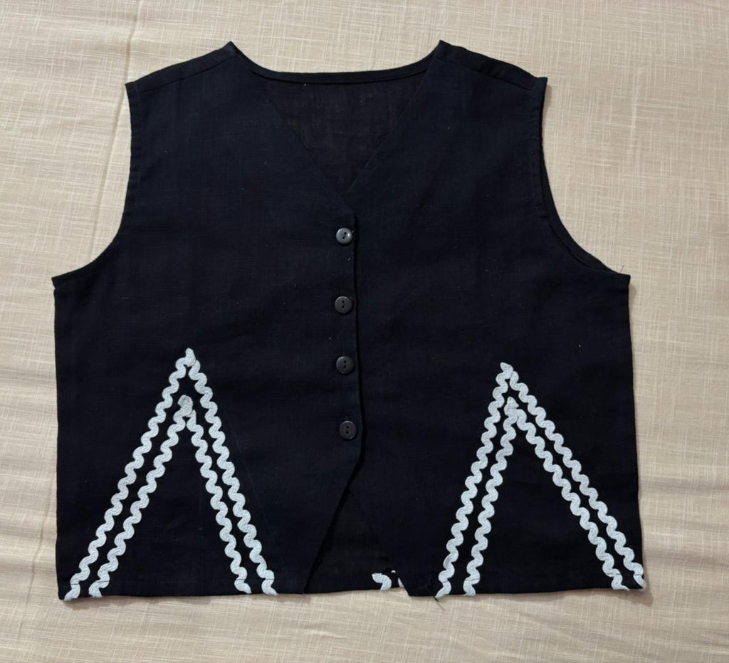 Women Indo Western Waist Coat With White Zigzag Lace Trousers Co-Ords Set